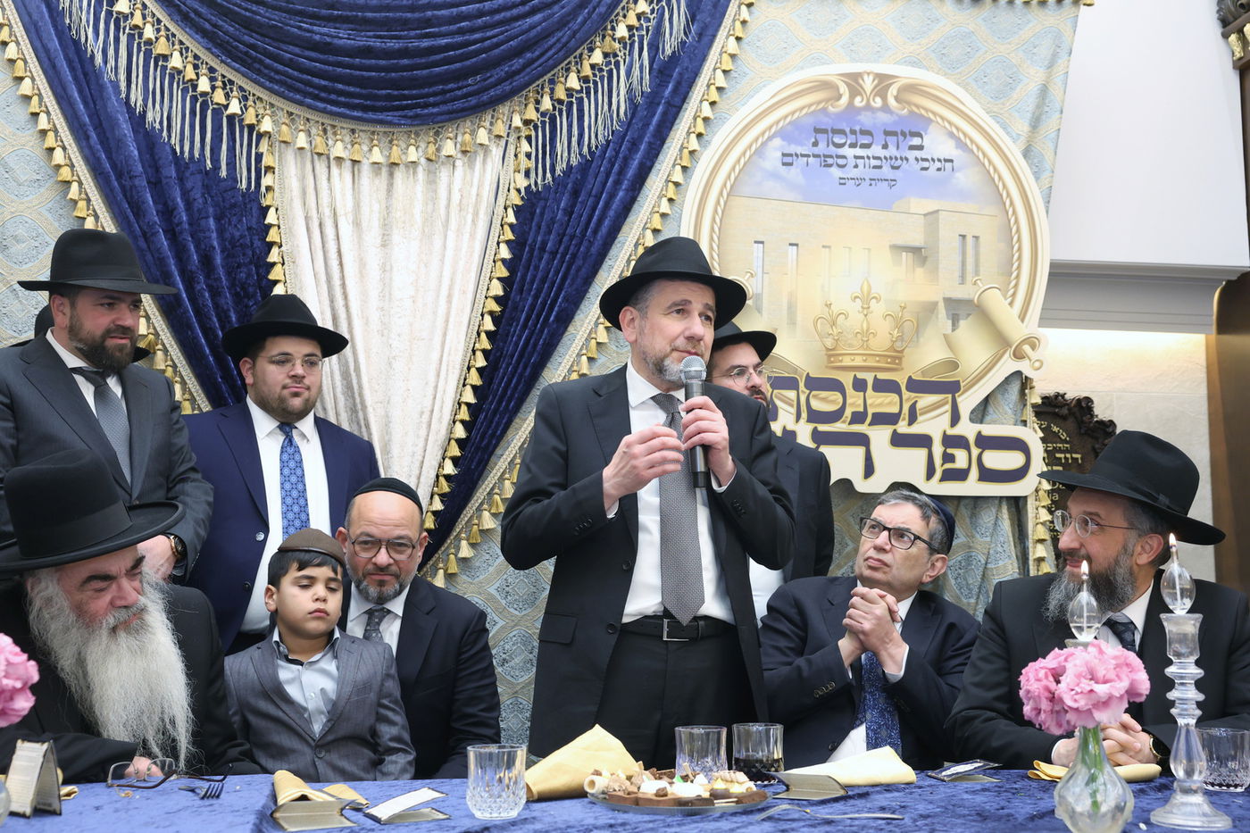 הכנסת ס"ת לחניכי הישיבות בטלז סטון