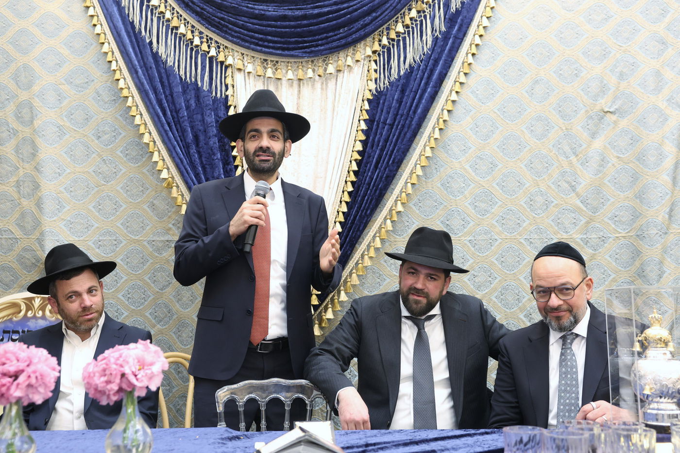 הכנסת ס"ת לחניכי הישיבות בטלז סטון