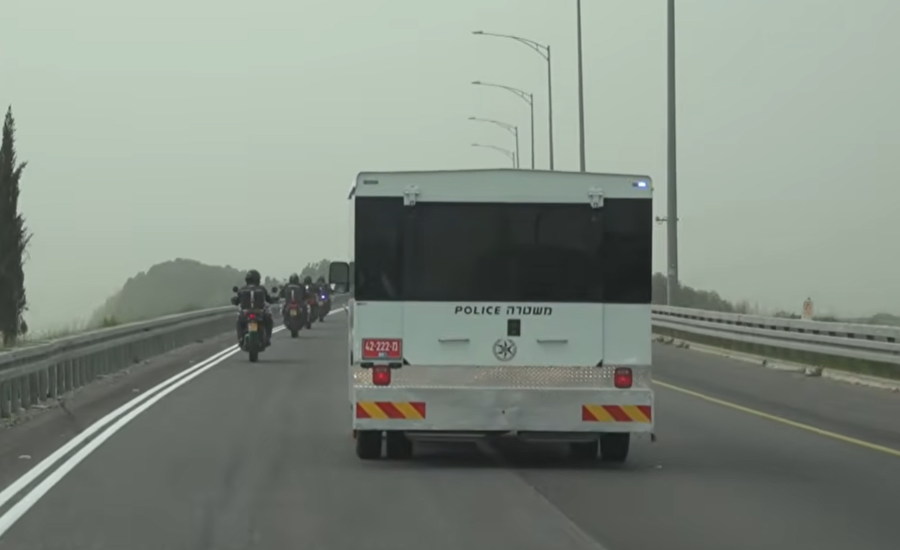 מסע הלוויה של רס"ר רני גואילי ז"ל הגיע ליישוב מיתר • צפו בשידור חי