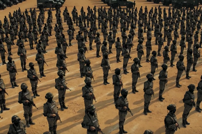 מסר לישראל ולחמאס? מפגן עוצמה במצעד המשטרה של מצרים | צפו 