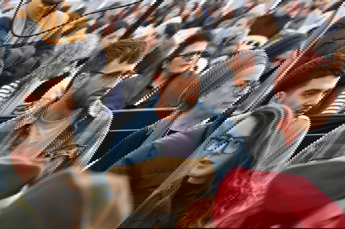 חטופים שחזרו הגיעו במיוחד: 21 רגעים מההלוויה המרגשת לרן גואילי