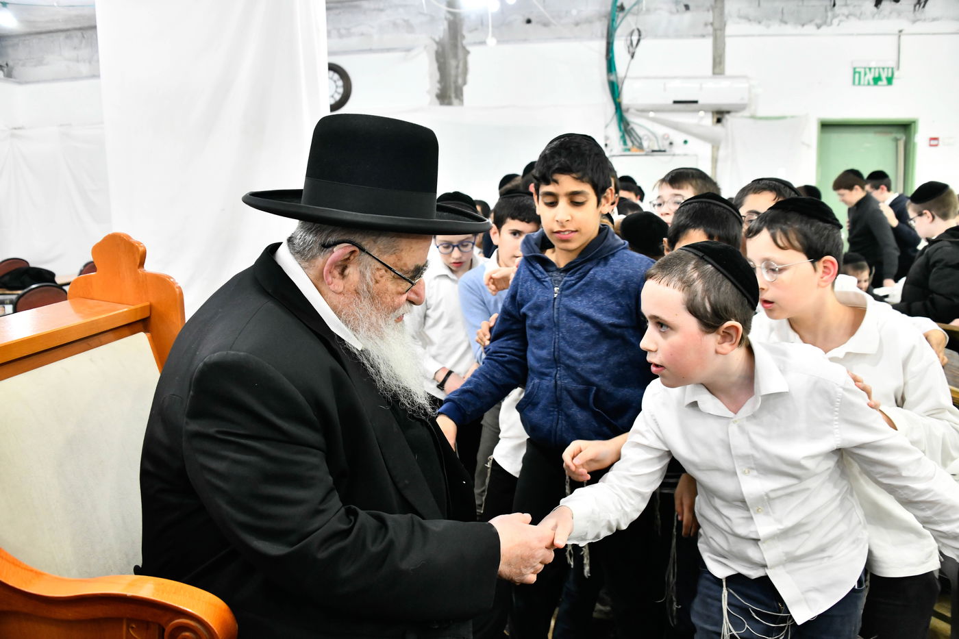 גדולי ישראל חיזקו את ילדי המשניות של קריית הרצוג
