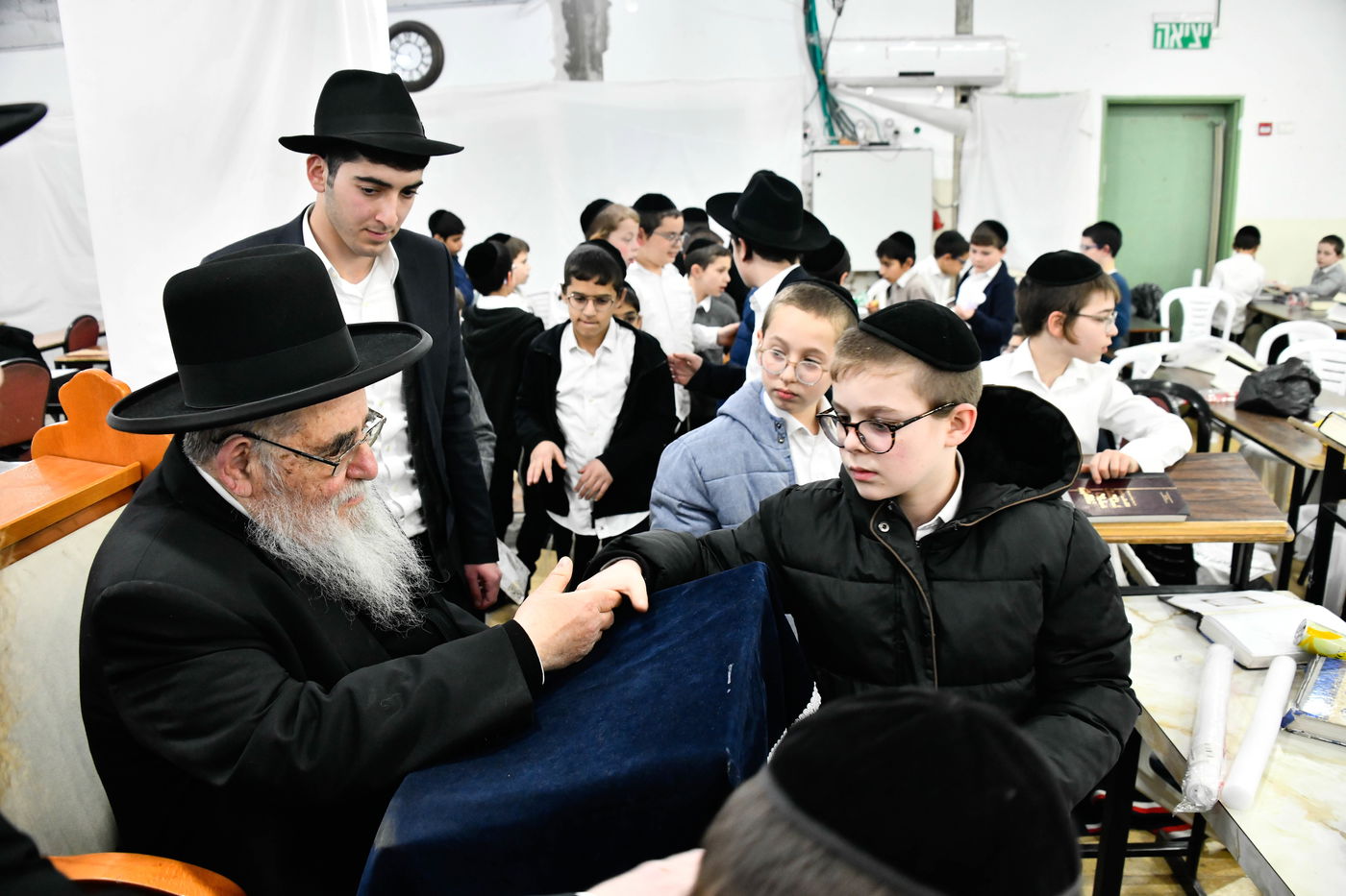 גדולי ישראל חיזקו את ילדי המשניות של קריית הרצוג