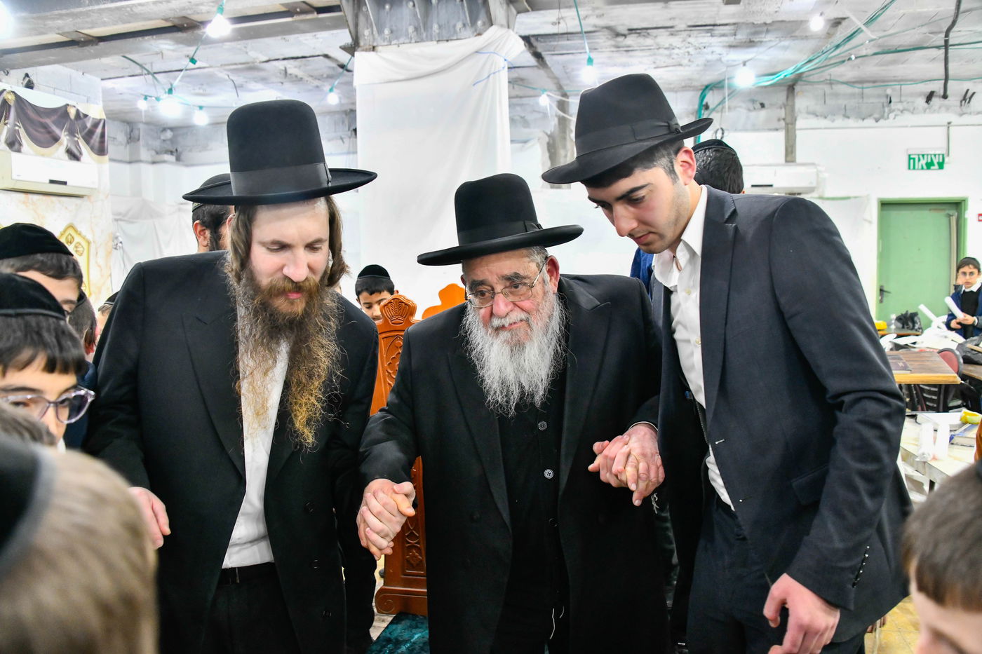 גדולי ישראל חיזקו את ילדי המשניות של קריית הרצוג