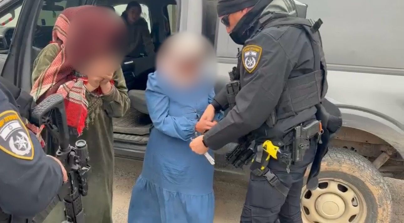 מעצר החשודות