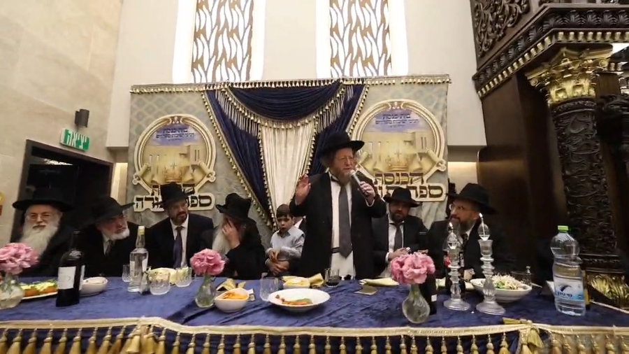 הכנסת ס"ת לחניכי הישיבות בטלז סטון