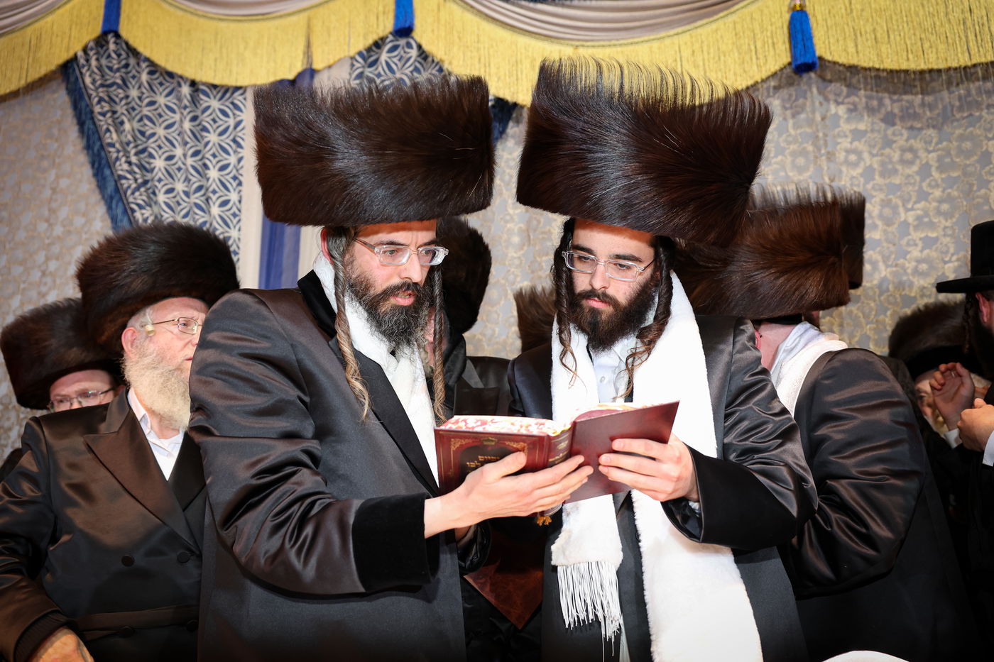 שמחת בית זוויעהיל - פינסק קרלין - טרעבישאן