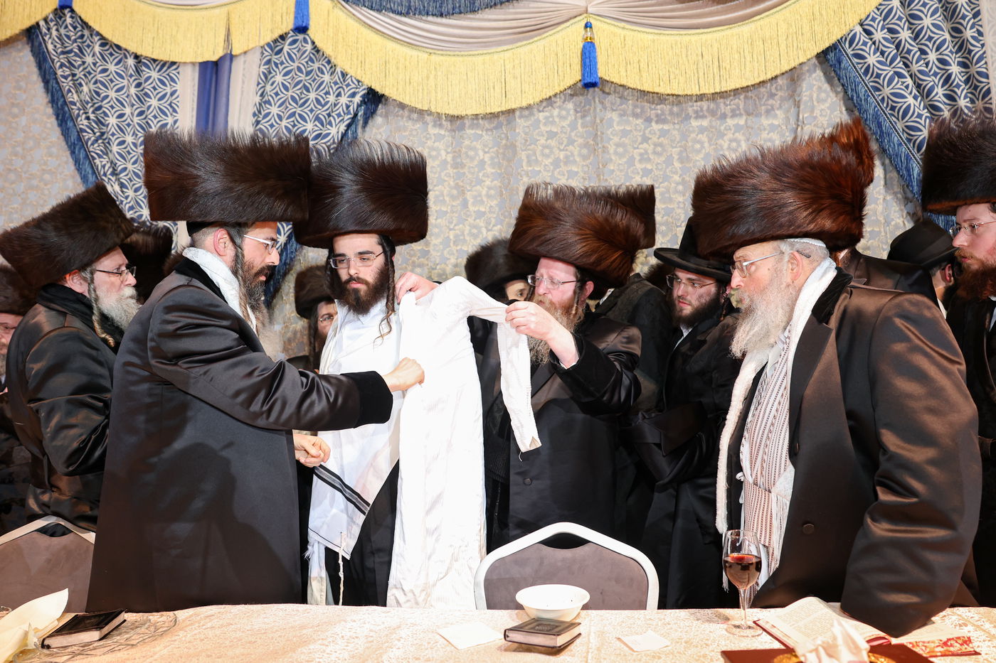 שמחת בית זוויעהיל - פינסק קרלין - טרעבישאן