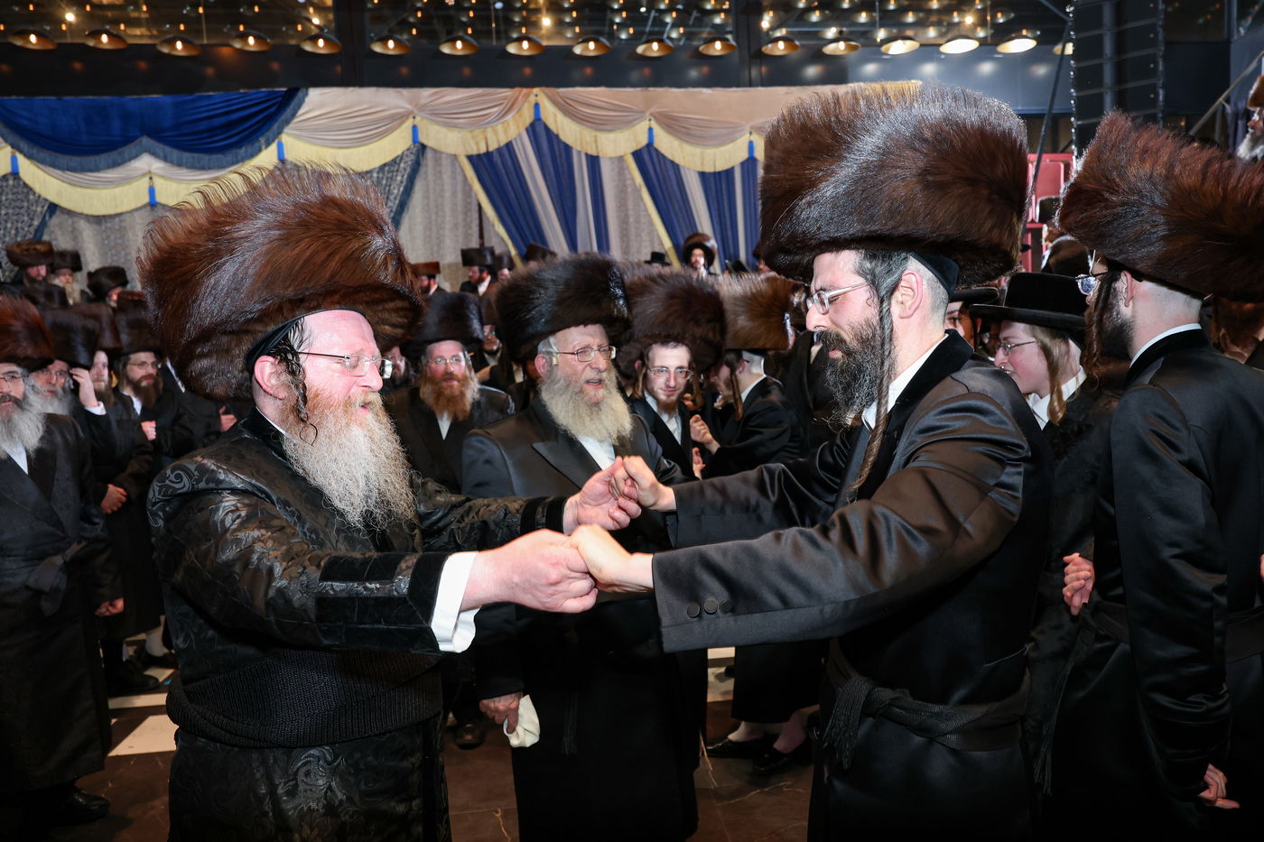 שמחת בית זוויעהיל - פינסק קרלין - טרעבישאן