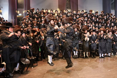 שמחת בית זוויעהיל - פינסק קרלין - טרעבישאן