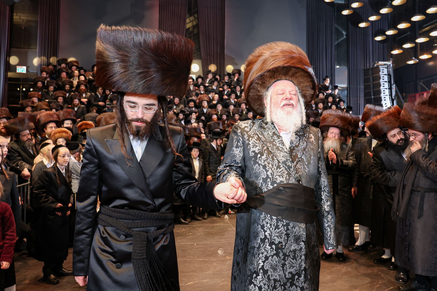 שמחת בית זוויעהיל - פינסק קרלין - טרעבישאן