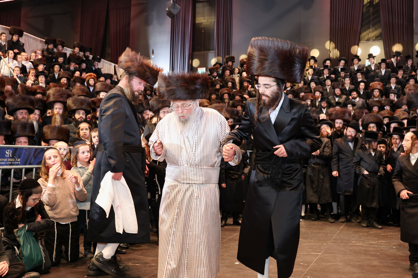 שמחת בית זוויעהיל - פינסק קרלין - טרעבישאן