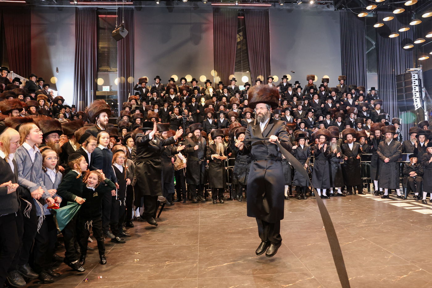 שמחת בית זוויעהיל - פינסק קרלין - טרעבישאן