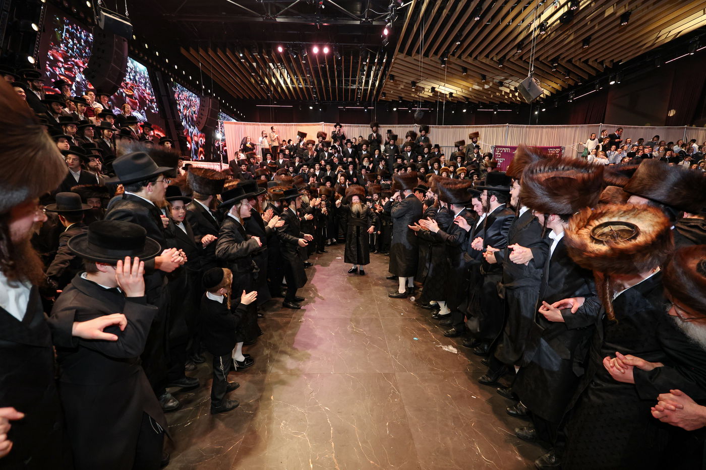 שמחת בית זוויעהיל - פינסק קרלין - טרעבישאן