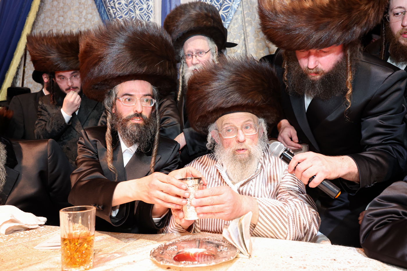 שמחת בית זוויעהיל - פינסק קרלין - טרעבישאן