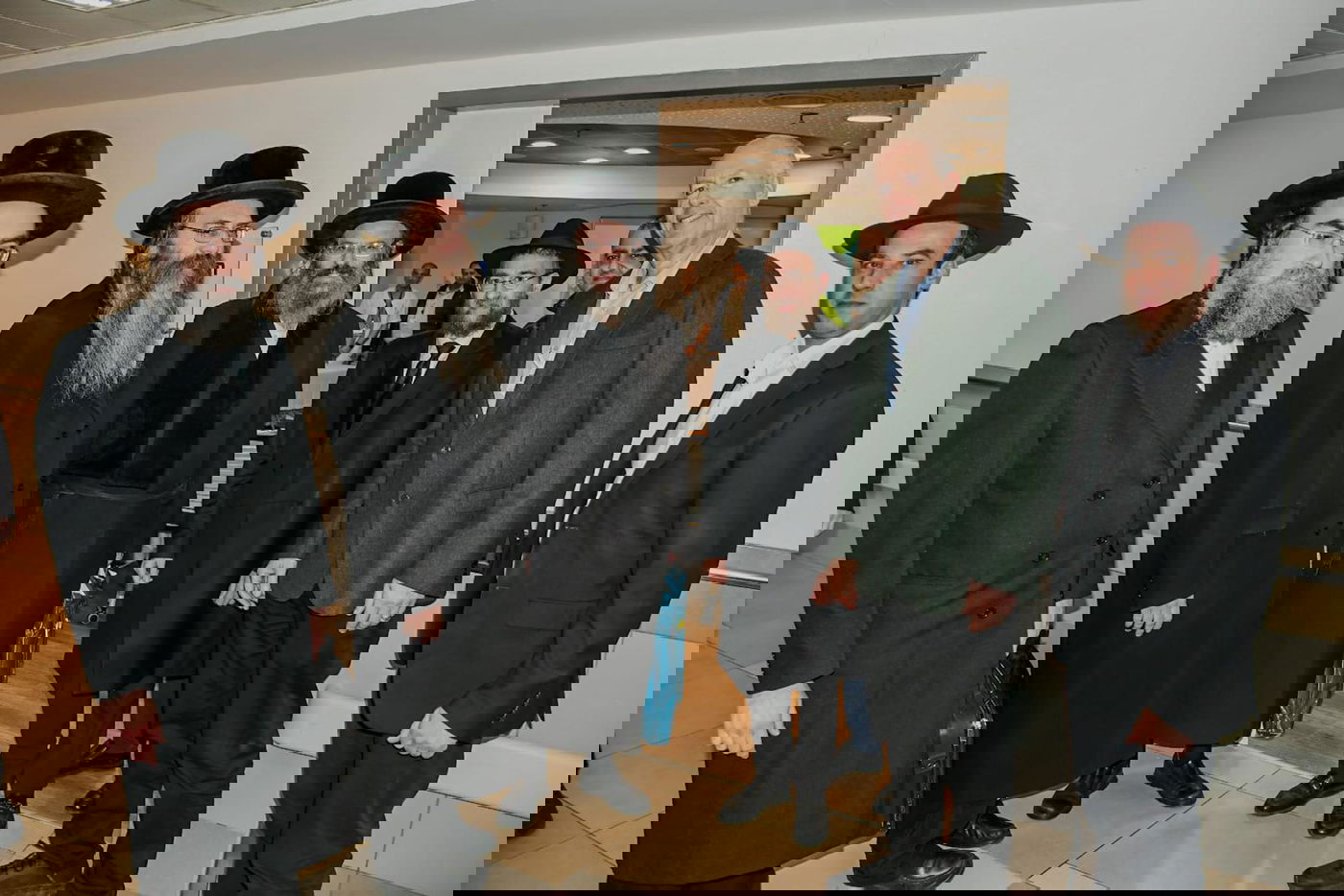 רבני הקהילה החרדית בחיפה בסיור בביה"ח כרמל מקבוצת כללית