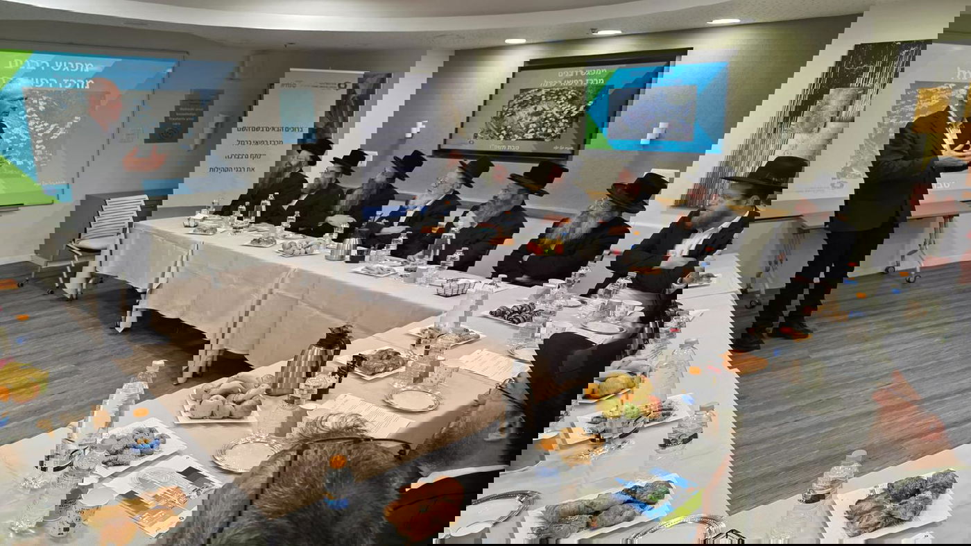 רבני הקהילה החרדית בחיפה בסיור בביה"ח כרמל מקבוצת כללית