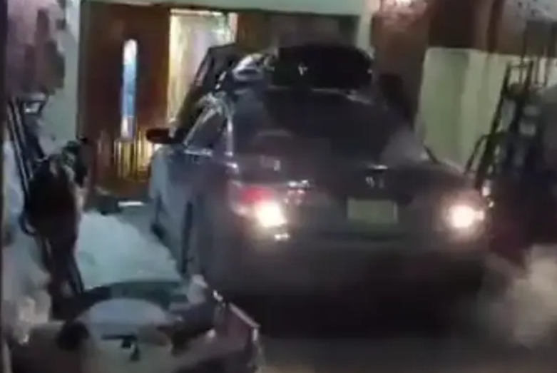 הזירה ב-770, הלילה