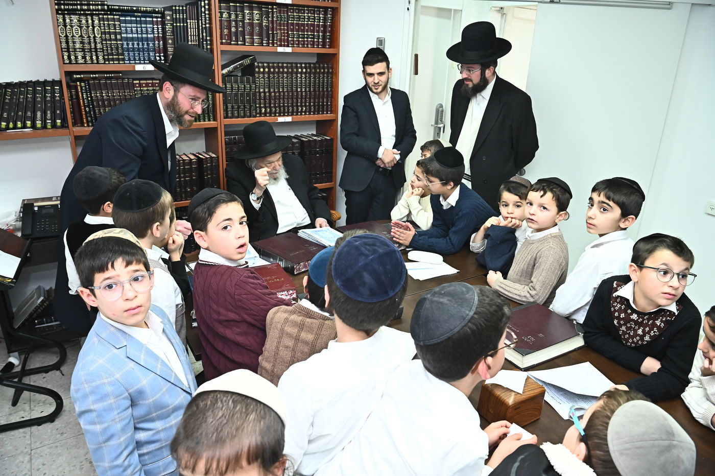 ילדי קהילות יעקב אצל הגרמ"ה הירש