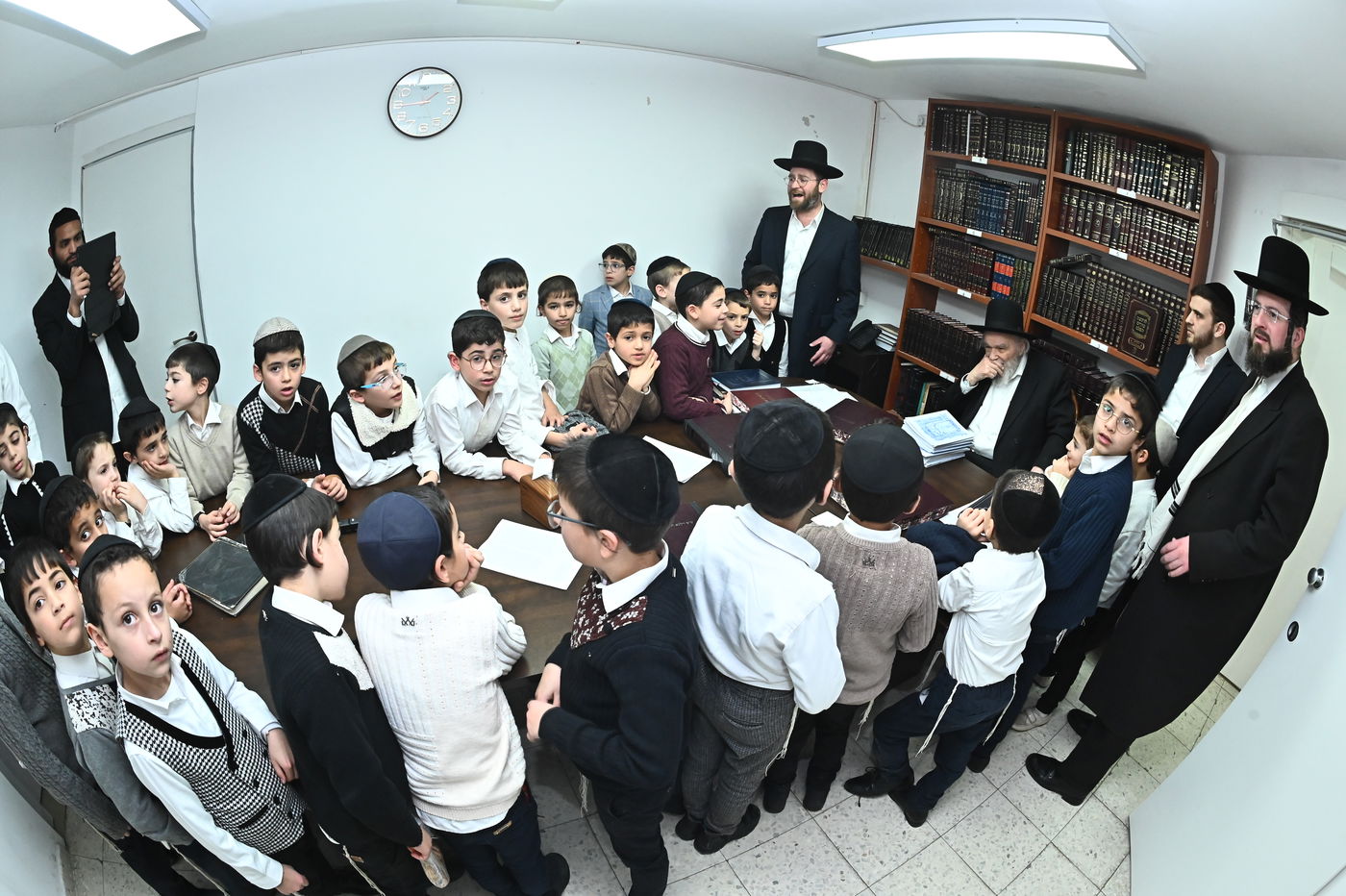 ילדי קהילות יעקב אצל הגרמ"ה הירש