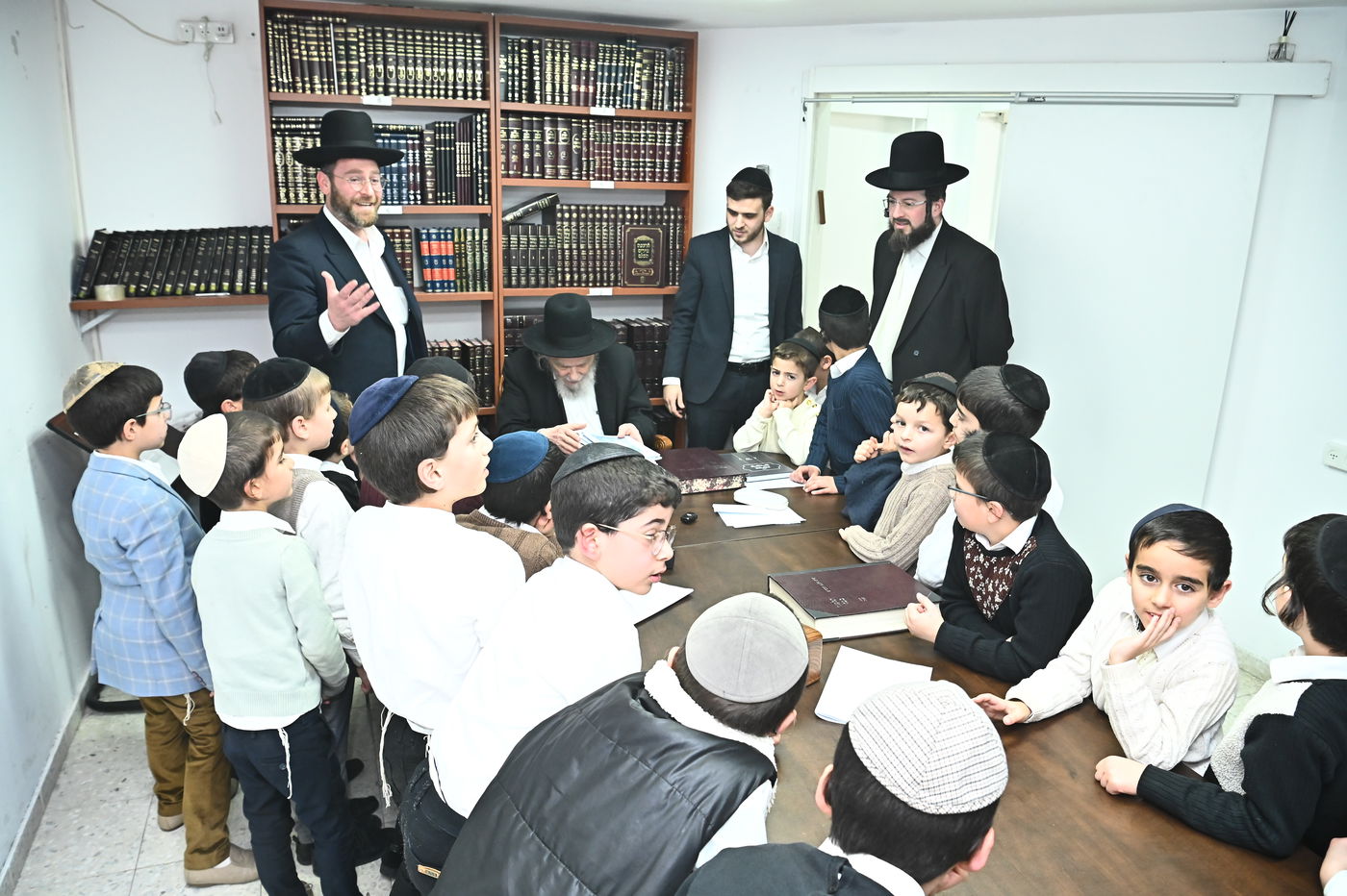 ילדי קהילות יעקב אצל הגרמ"ה הירש