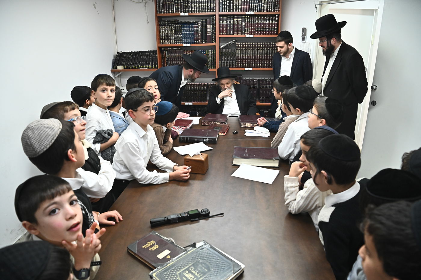 ילדי קהילות יעקב אצל הגרמ"ה הירש