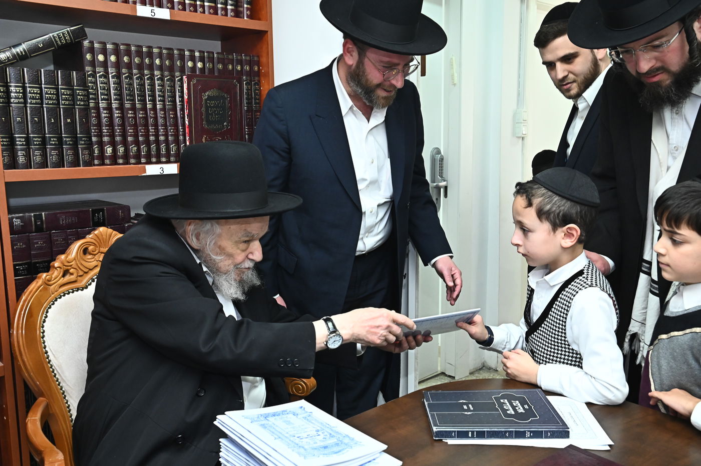 ילדי קהילות יעקב אצל הגרמ"ה הירש