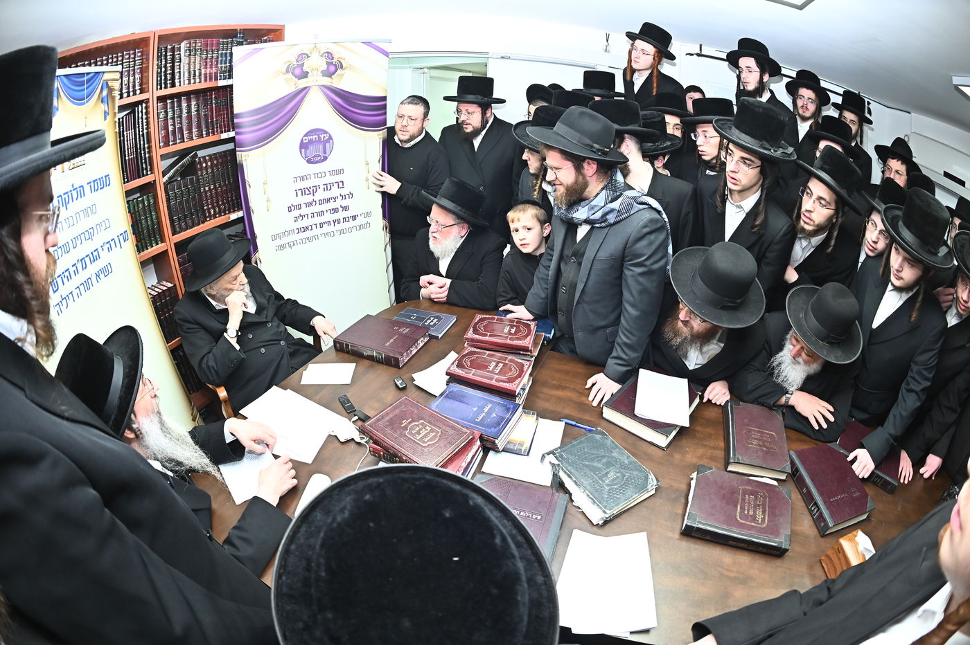 בחורי עץ חיים בבתי גדולי ישראל