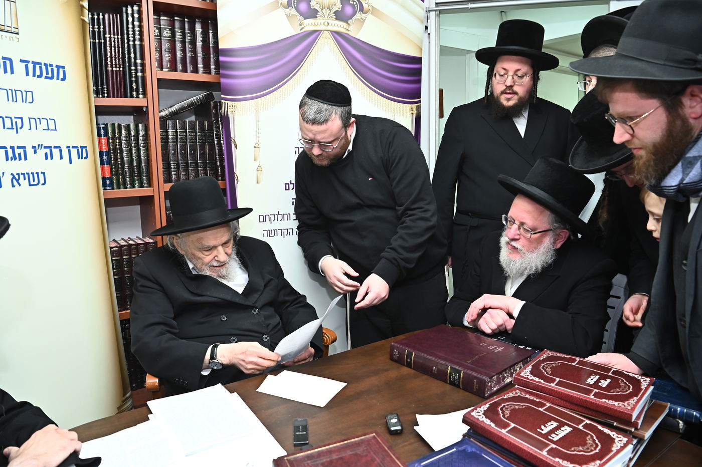 בחורי עץ חיים בבתי גדולי ישראל