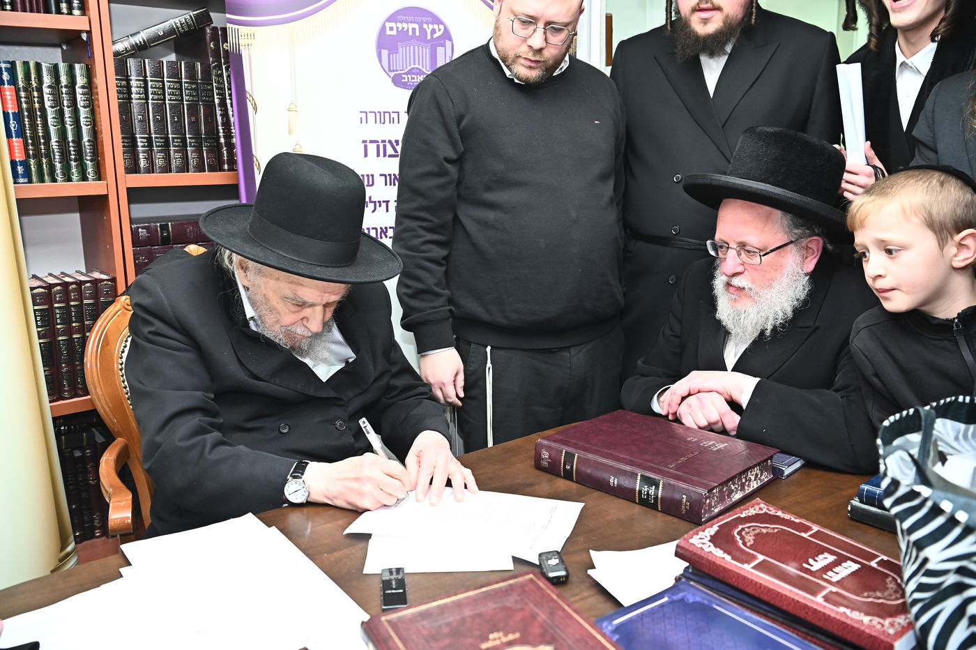 בחורי עץ חיים בבתי גדולי ישראל