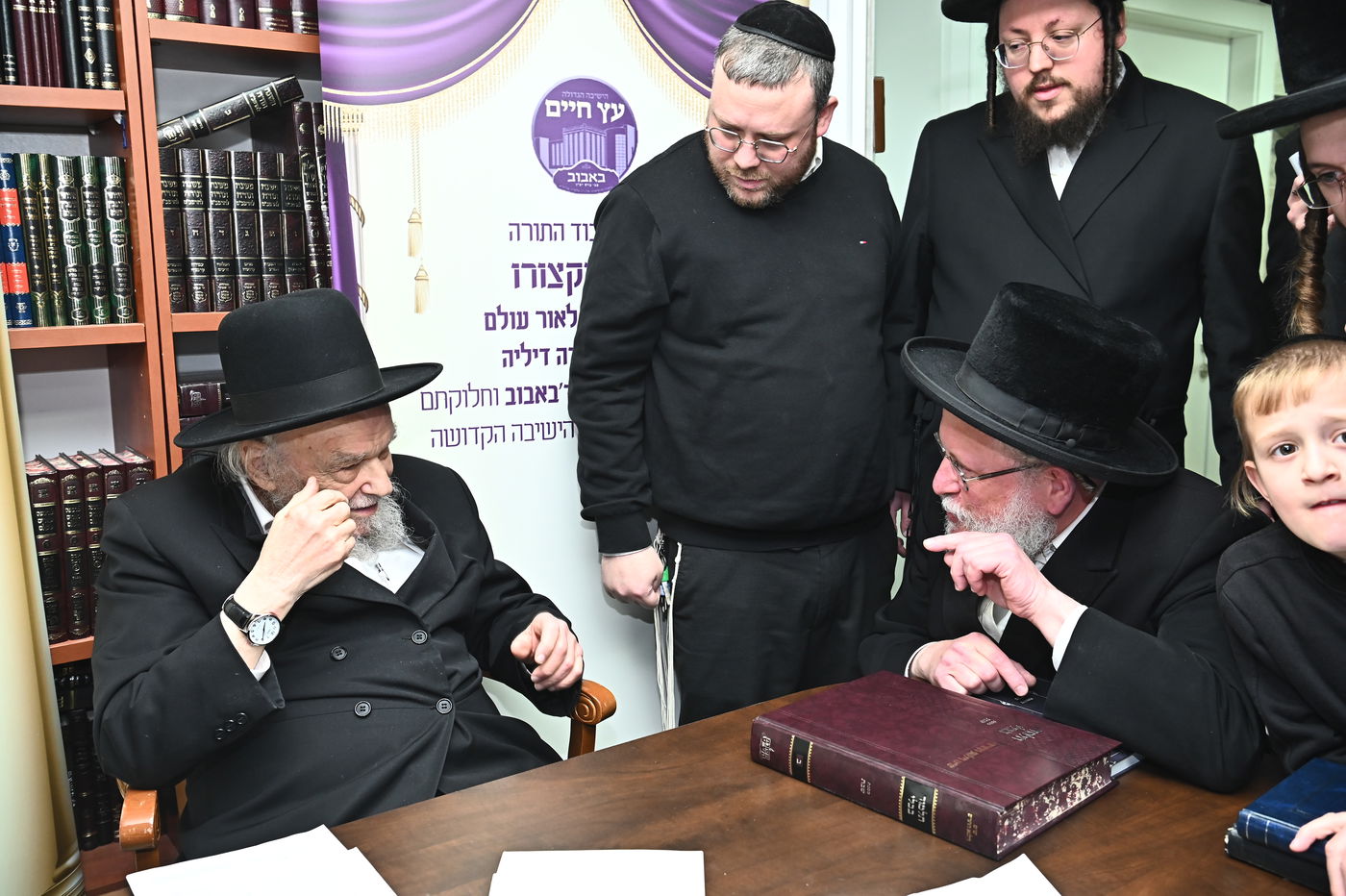 בחורי עץ חיים בבתי גדולי ישראל