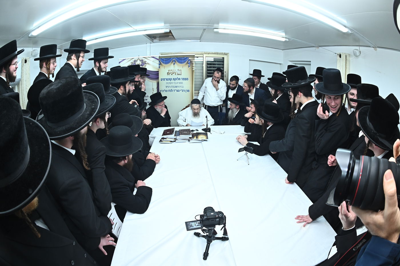 בחורי עץ חיים בבתי גדולי ישראל