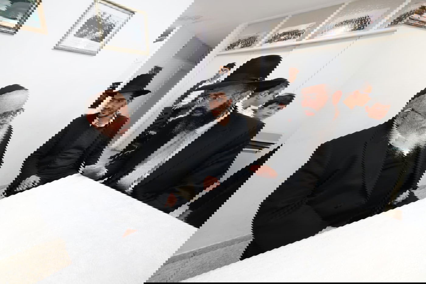 תלמידי חזון מאיר ובית ישראל במעונם של גדולי ישראל