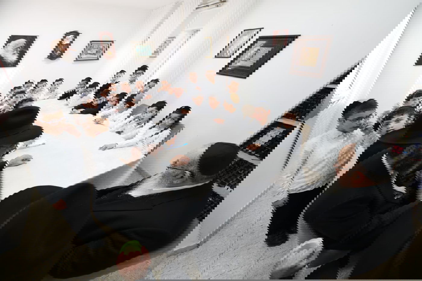 תלמידי חזון מאיר ובית ישראל במעונם של גדולי ישראל