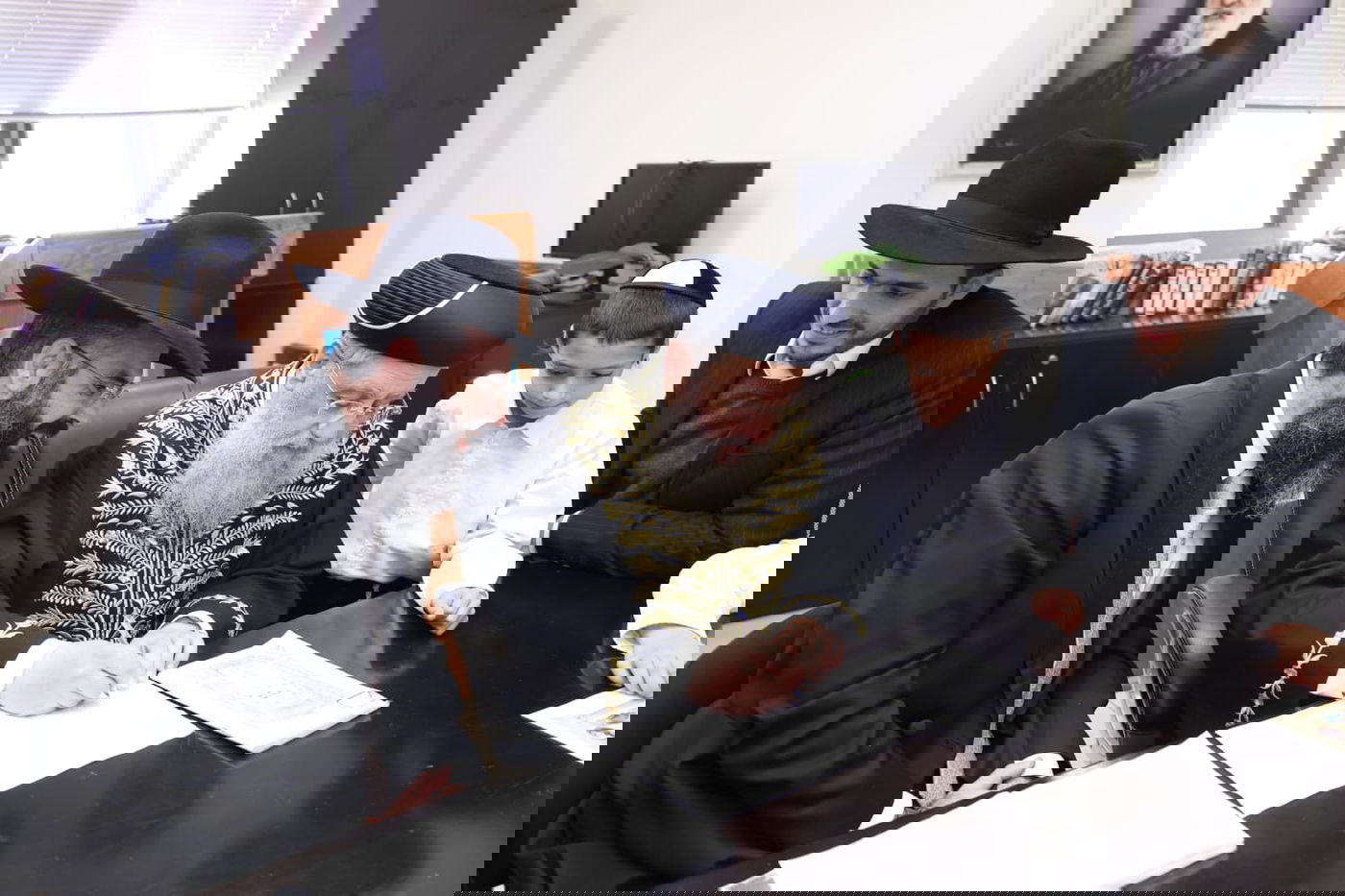 תלמידי חזון מאיר ובית ישראל במעונם של גדולי ישראל