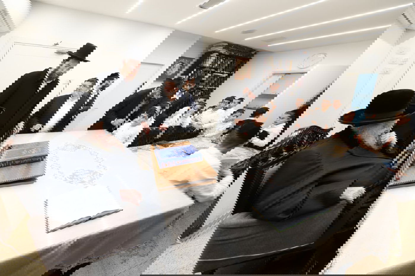 תלמידי חזון מאיר ובית ישראל במעונם של גדולי ישראל