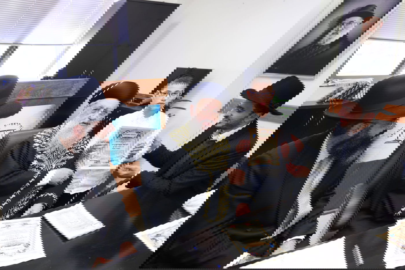 תלמידי חזון מאיר ובית ישראל במעונם של גדולי ישראל