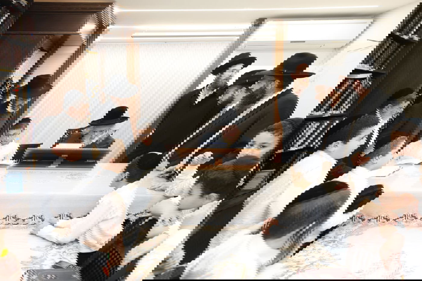 תלמידי חזון מאיר ובית ישראל במעונם של גדולי ישראל