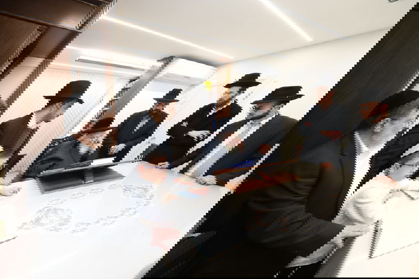 תלמידי חזון מאיר ובית ישראל במעונם של גדולי ישראל