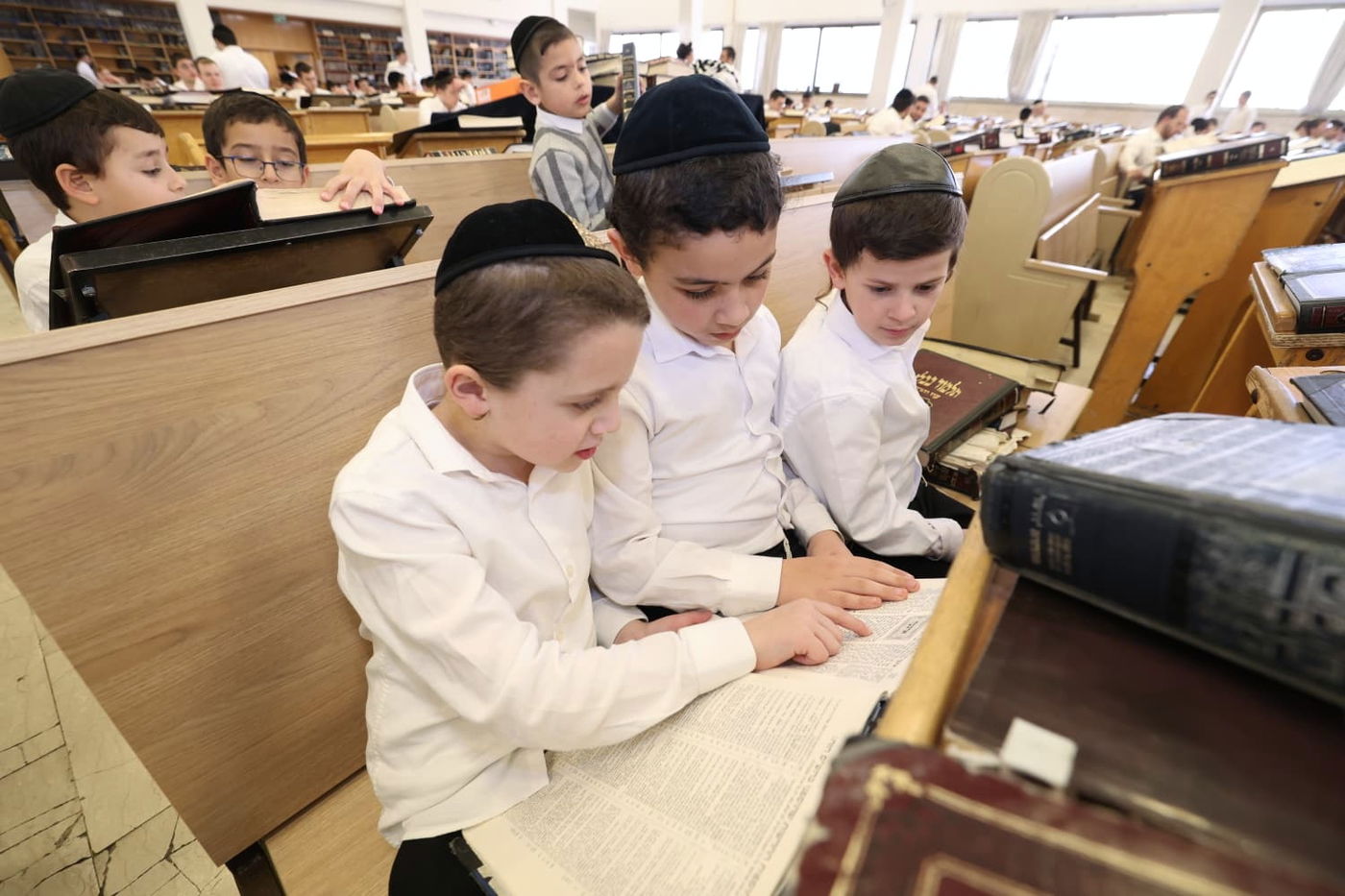 תלמידי חזון מאיר ובית ישראל במעונם של גדולי ישראל