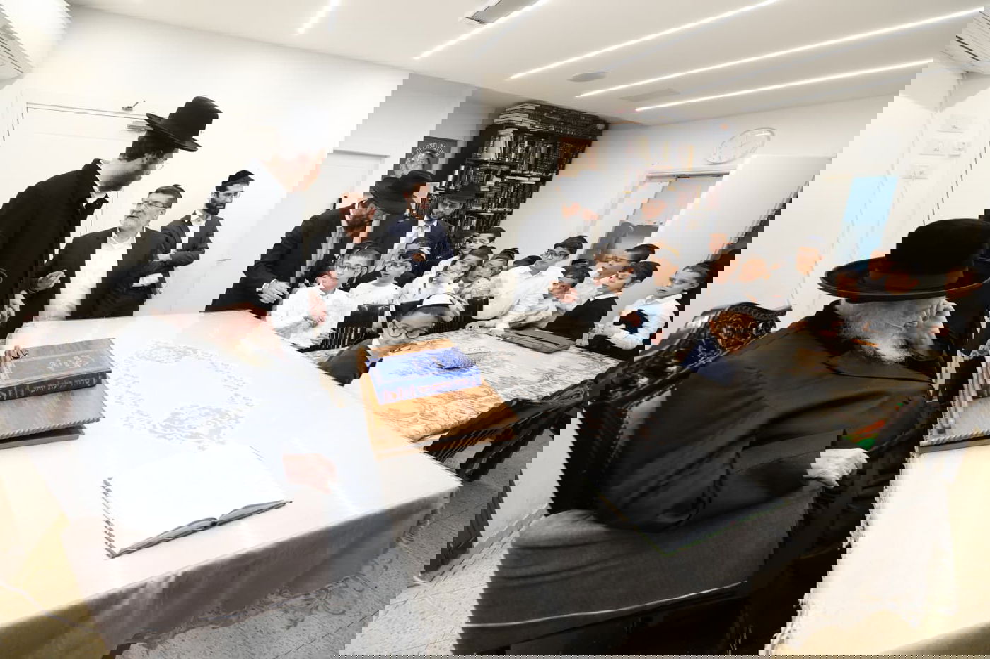 תלמידי חזון מאיר ובית ישראל במעונם של גדולי ישראל