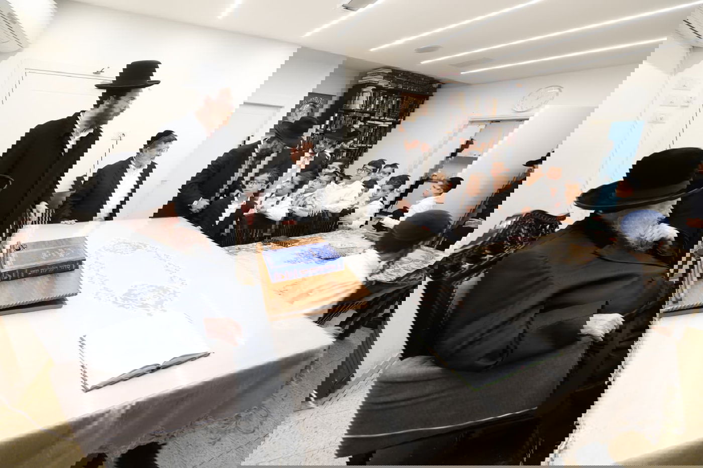 תלמידי חזון מאיר ובית ישראל במעונם של גדולי ישראל