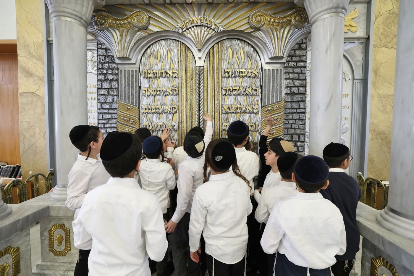 תלמידי חזון מאיר ובית ישראל במעונם של גדולי ישראל