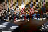 טראמפ בישיבת הקבינט