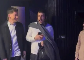 לא מאמין למה שגילה: כשחברים הפתיעו את שמוליק סוכות ליום הולדת | צפו