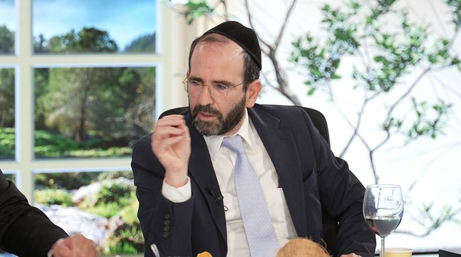 הרב אליהו פנחסי בסדר ט"ו בשבט המרכזי של "כיכר השבת"