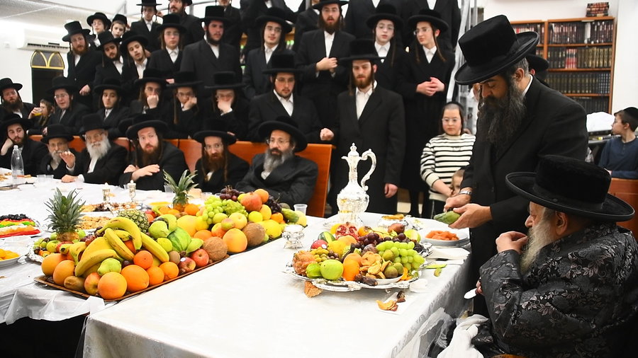 האדמו"ר מדעעש בטיש ט"ו בשבט