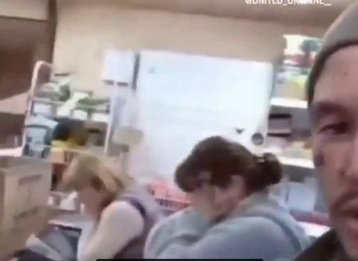 מאיים על בלעי החנות - סרגיי קונסטנטינוב,