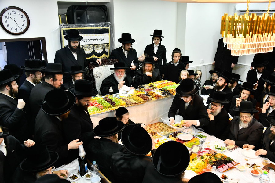 האדמו"ר מסאסוב בטיש ט"ו בשבט