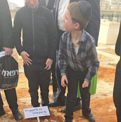 הותירה יתומים רכים